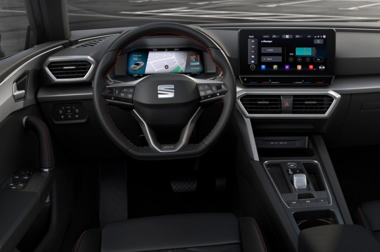 Seat Leon Sportstourer 2020: immagini ufficiali