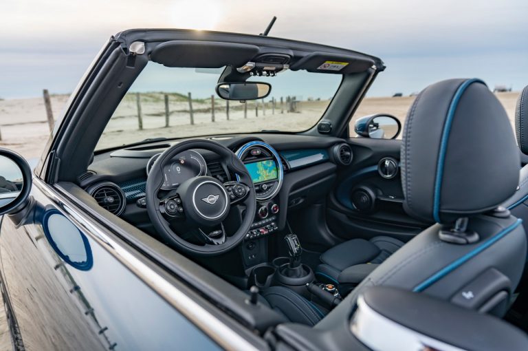 Mini Cabrio Sidewalk 2020: immagini ufficiali