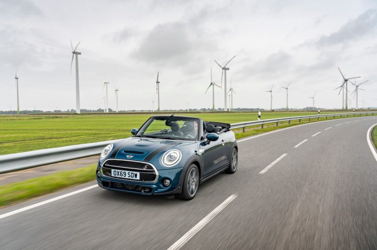 Mini Cabrio Sidewalk 2020: immagini ufficiali