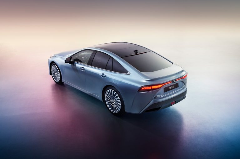 Toyota Mirai 2020: immagini ufficiali della nuova generazione