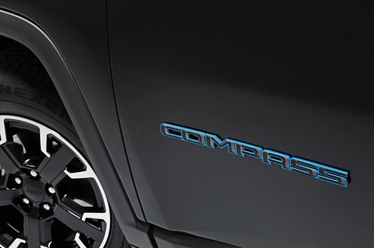 Jeep Compass 4xe “First Edition” 2020: immagini ufficiali