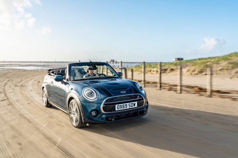 Mini Cabrio Sidewalk 2020: immagini ufficiali