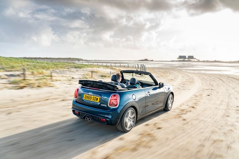 Mini Cabrio Sidewalk 2020: immagini ufficiali