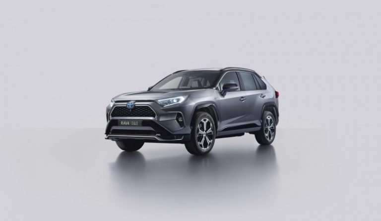 Toyota Rav4 plug-in Hybrid 306 CV e 65 km di autonomia in EV