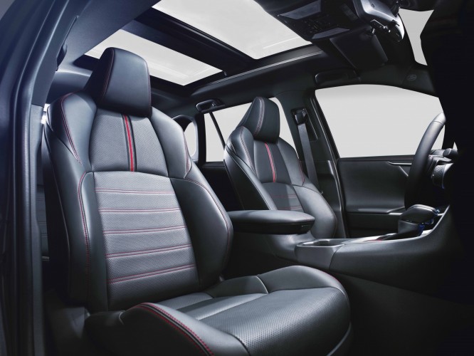 Toyota: la Rav4 diventa plug-in Hybrid