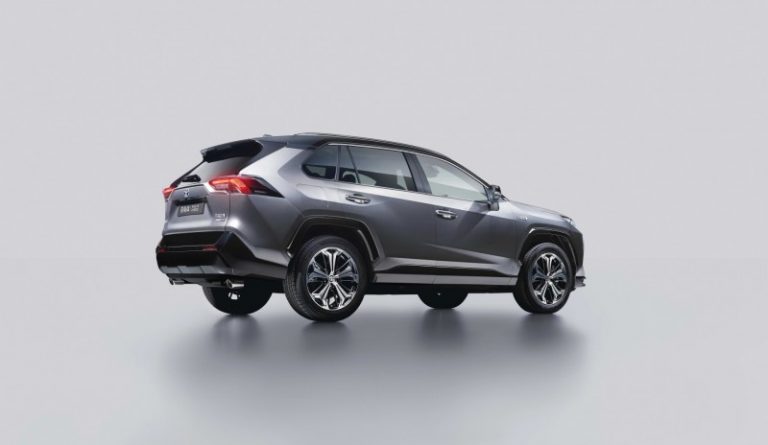 Toyota: la Rav4 diventa plug-in Hybrid