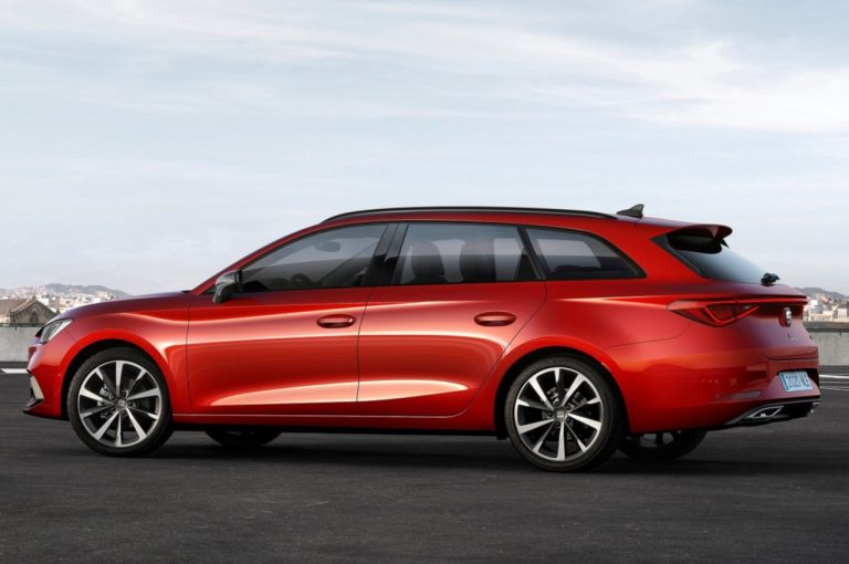 Seat Leon Sportstourer 2020: immagini ufficiali