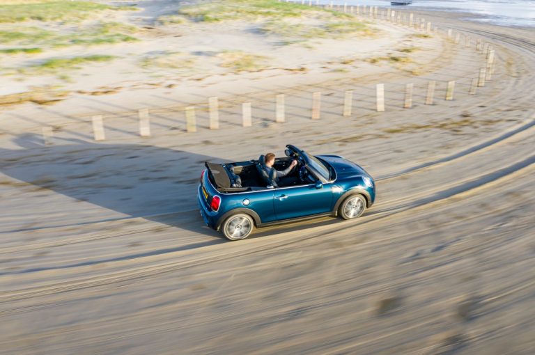 Mini Cabrio Sidewalk 2020: immagini ufficiali