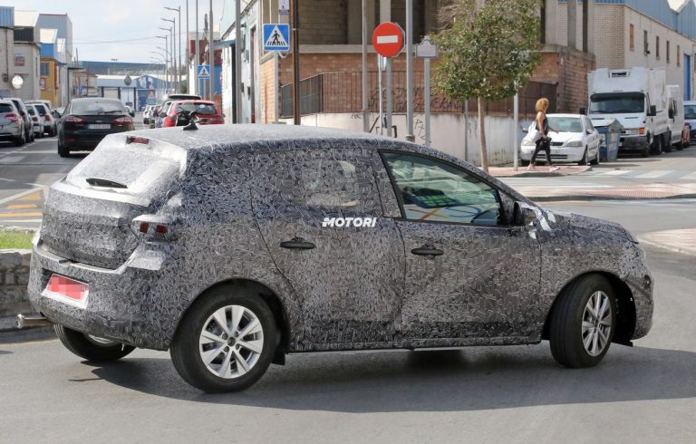 Nuova Dacia Sandero: le foto spia