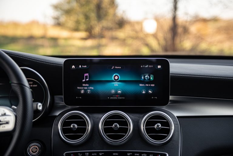 Mercedes-Benz GLC, la prova su strada