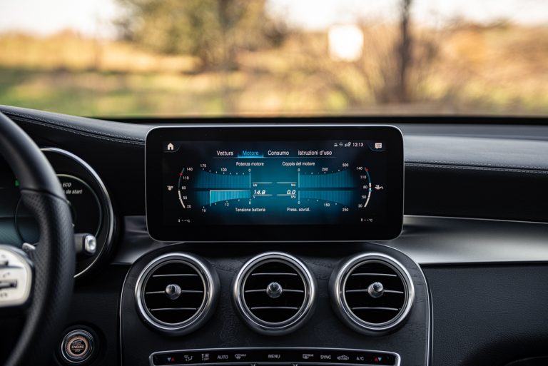 Mercedes-Benz GLC, la prova su strada