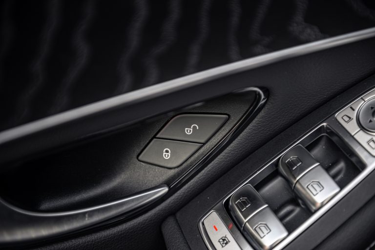 Mercedes-Benz GLC, la prova su strada