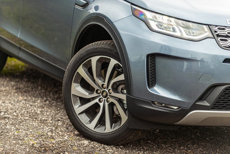 Land Rover Discovery Sport 2.0 TD4: la prova su strada