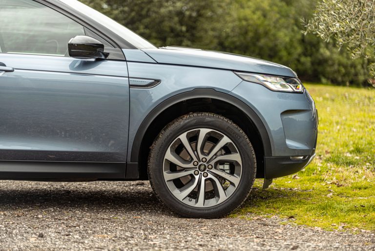 Land Rover Discovery Sport 2.0 TD4: la prova su strada