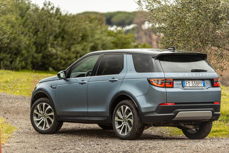 Land Rover Discovery Sport 2.0 TD4: la prova su strada