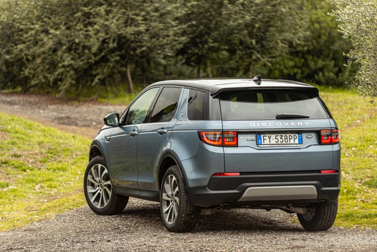 Land Rover Discovery Sport 2.0 TD4: la prova su strada