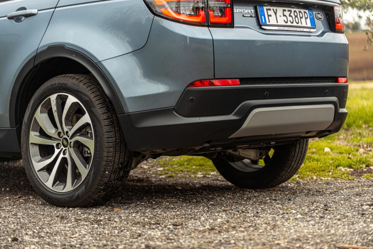 Land Rover Discovery Sport 2.0 TD4: la prova su strada