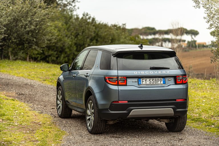 Land Rover Discovery Sport 2.0 TD4: la prova su strada
