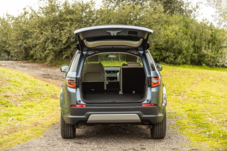 Land Rover Discovery Sport 2.0 TD4: la prova su strada