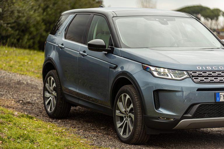 Land Rover Discovery Sport 2.0 TD4: la prova su strada