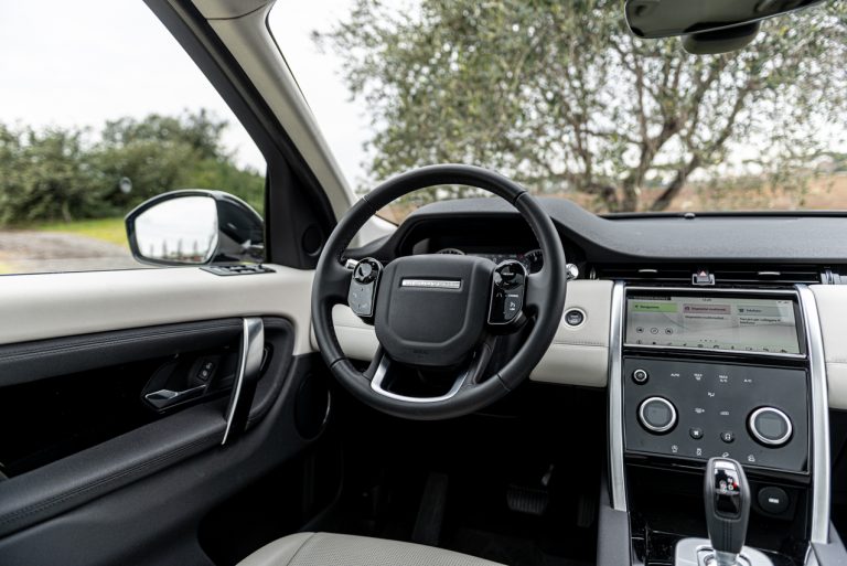 Land Rover Discovery Sport 2.0 TD4: la prova su strada