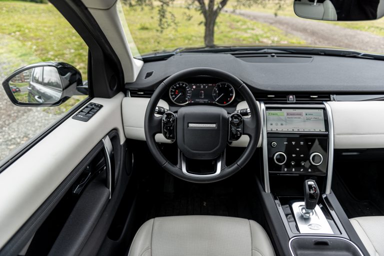 Land Rover Discovery Sport 2.0 TD4: la prova su strada