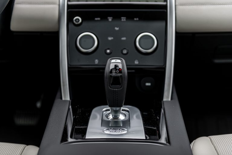 Land Rover Discovery Sport 2.0 TD4: la prova su strada