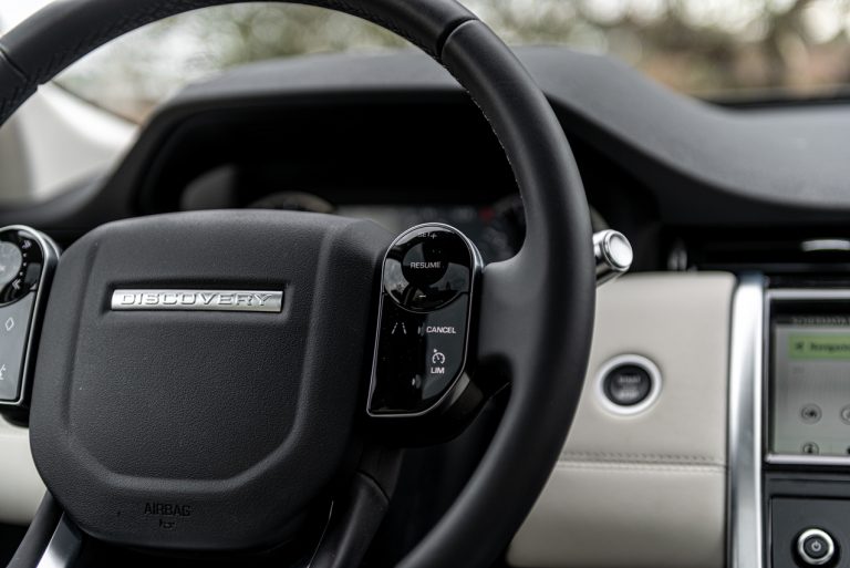Land Rover Discovery Sport 2.0 TD4: la prova su strada