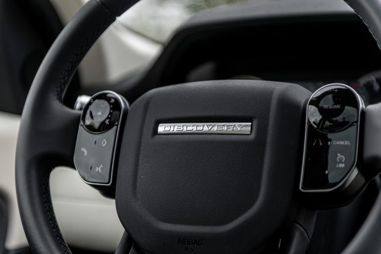 Land Rover Discovery Sport 2.0 TD4: la prova su strada