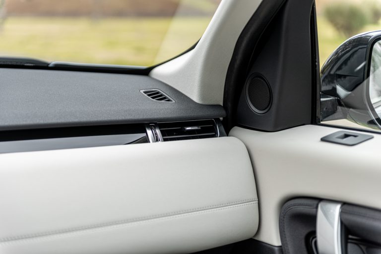 Land Rover Discovery Sport 2.0 TD4: la prova su strada