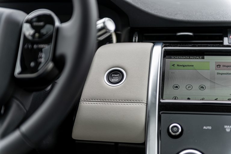 Land Rover Discovery Sport 2.0 TD4: la prova su strada