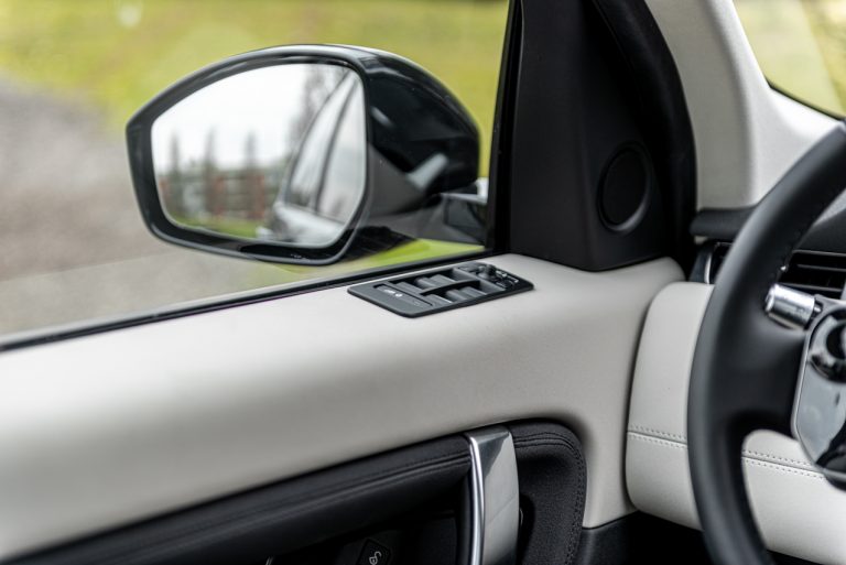 Land Rover Discovery Sport 2.0 TD4: la prova su strada