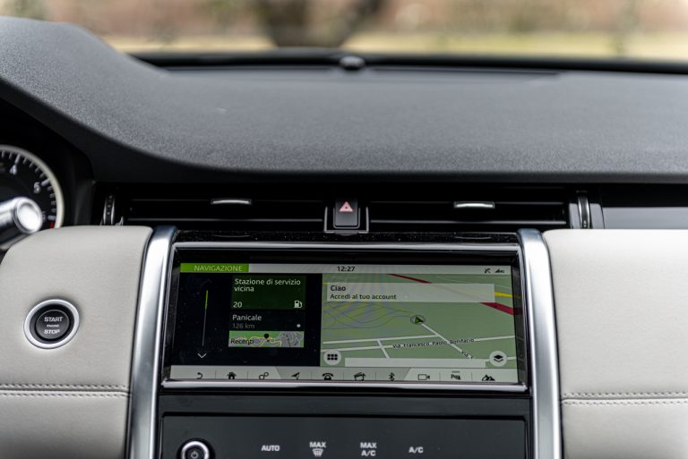 Land Rover Discovery Sport 2.0 TD4: la prova su strada