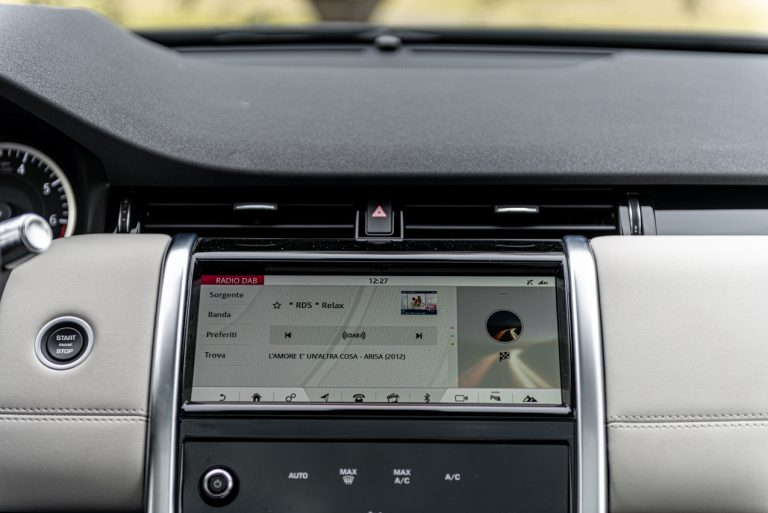 Land Rover Discovery Sport 2.0 TD4: la prova su strada