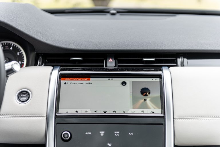 Land Rover Discovery Sport 2.0 TD4: la prova su strada
