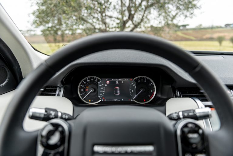 Land Rover Discovery Sport 2.0 TD4: la prova su strada