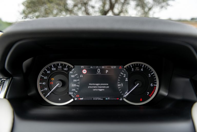 Land Rover Discovery Sport 2.0 TD4: la prova su strada
