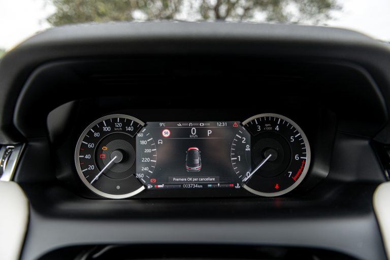 Land Rover Discovery Sport 2.0 TD4: la prova su strada