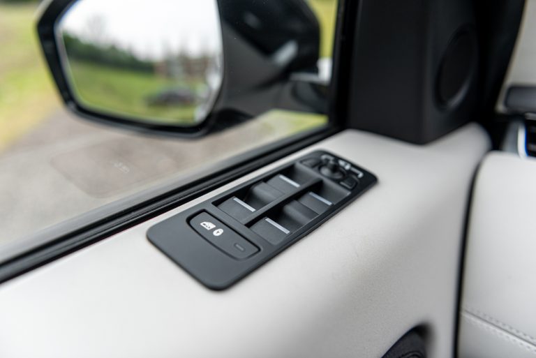 Land Rover Discovery Sport 2.0 TD4: la prova su strada