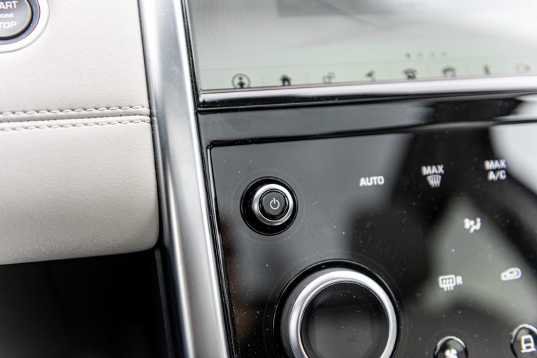 Land Rover Discovery Sport 2.0 TD4: la prova su strada