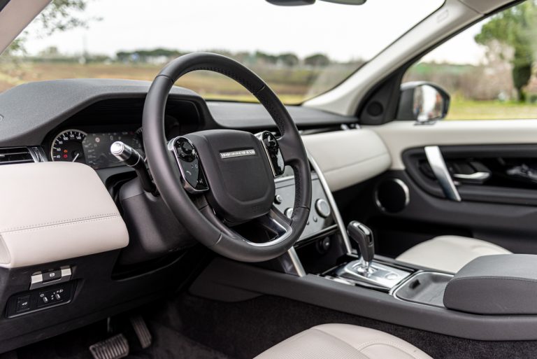 Land Rover Discovery Sport 2.0 TD4: la prova su strada