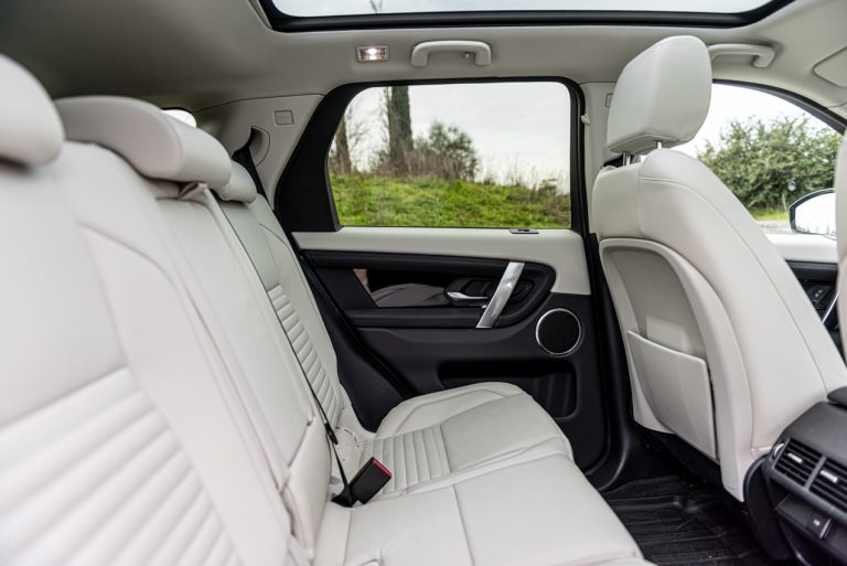 Land Rover Discovery Sport 2.0 TD4: la prova su strada