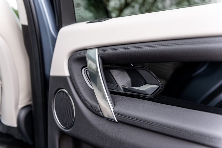 Land Rover Discovery Sport 2.0 TD4: la prova su strada