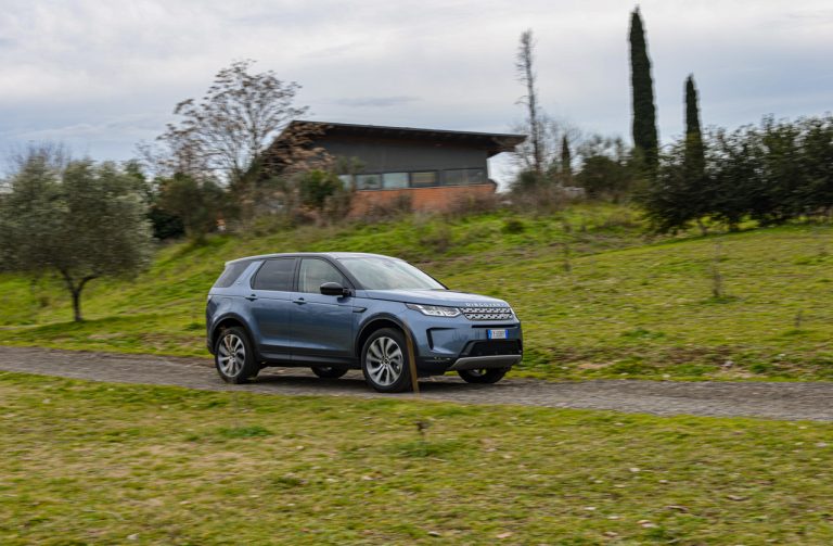Land Rover Discovery Sport 2.0 TD4: la prova su strada