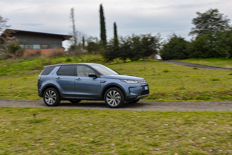Land Rover Discovery Sport 2.0 TD4: la prova su strada