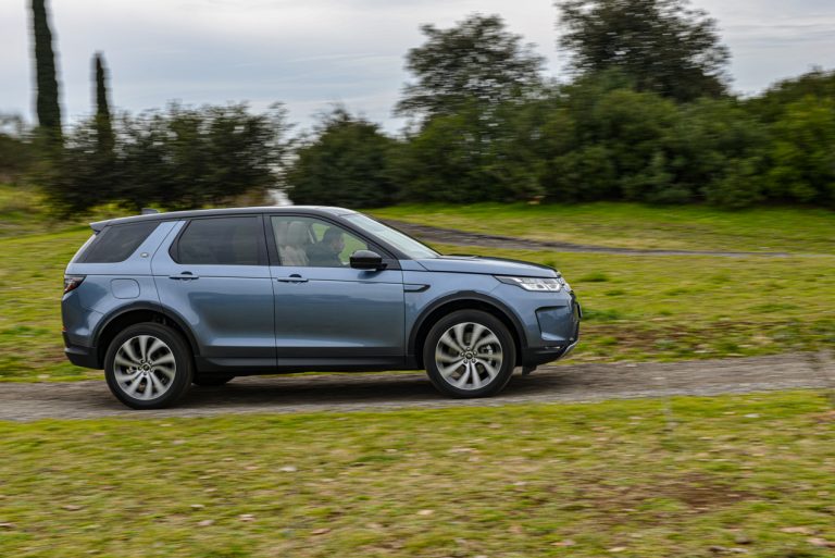 Land Rover Discovery Sport 2.0 TD4: la prova su strada