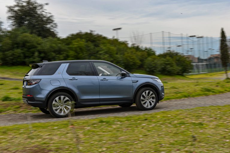 Land Rover Discovery Sport 2.0 TD4: la prova su strada