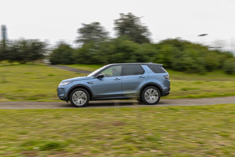 Land Rover Discovery Sport 2.0 TD4: la prova su strada