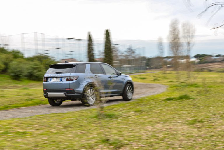 Land Rover Discovery Sport 2.0 TD4: la prova su strada