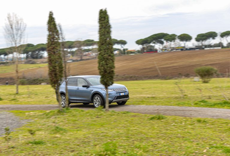 Land Rover Discovery Sport 2.0 TD4: la prova su strada